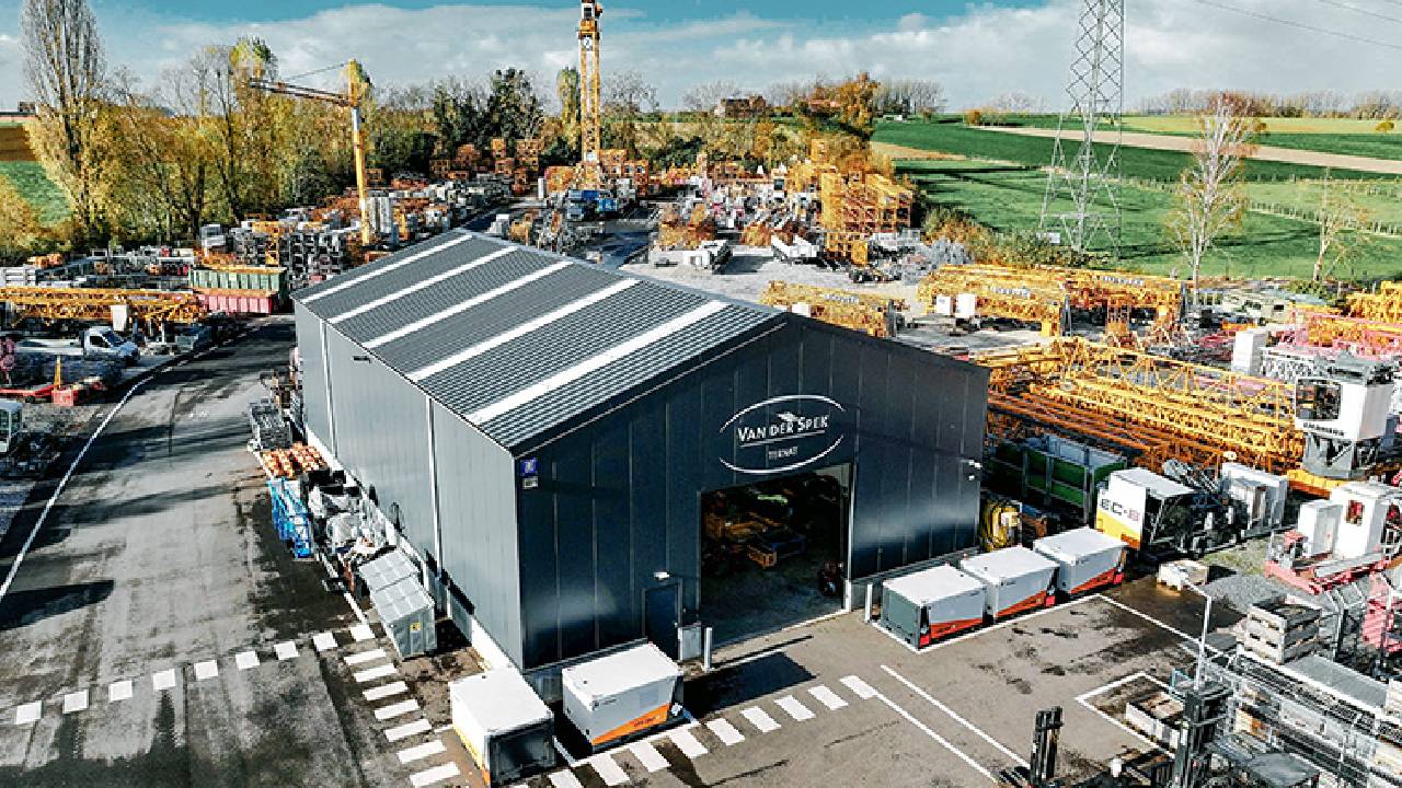Van der Spek expands rental fleet with nine Liebherr energy storage systems 
