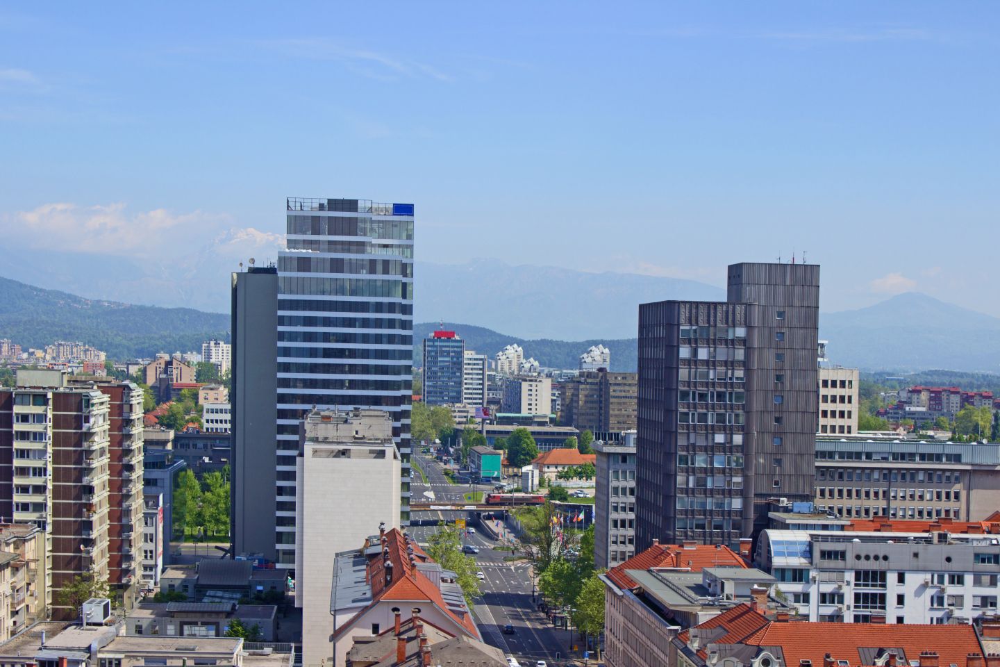 Slovenia’s 2026 election yields hung parliament, may hit construction growth