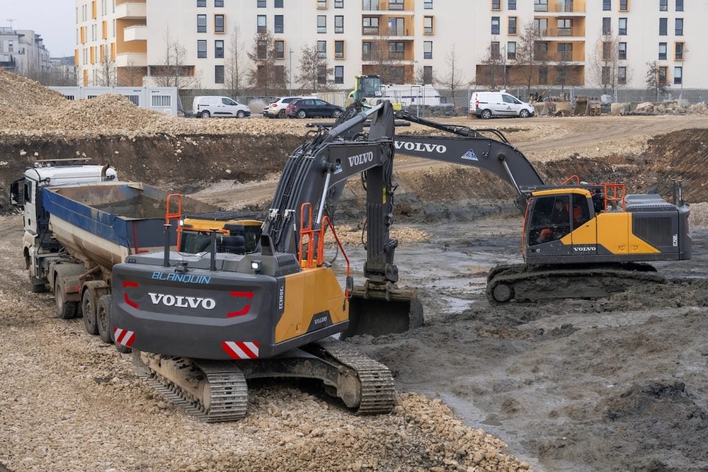 French construction production continues to decline in June 2026