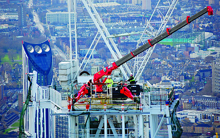 GGR's Unic crane.