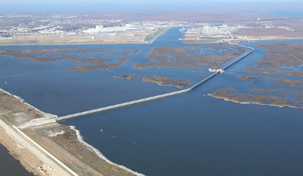 IHNC surge barrier